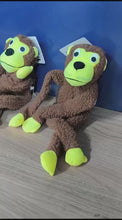 Upload and Play Video in Gallery Viewer, Macaco Pelúcia com Apito Para Pets | BichanosPet™
